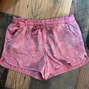 American Eagle vacay shorts